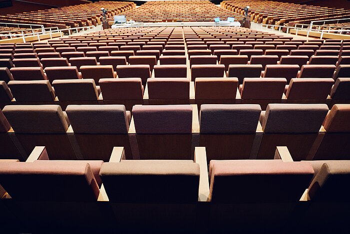 Italienischer Komfort Stühle im Saal1 CCH