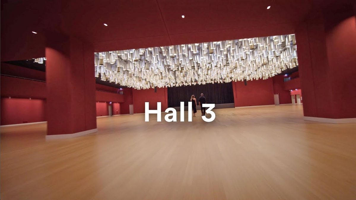 Spectacular lighting arrangement in Hall 3 Spectacular lighting arrangement in Hall 3