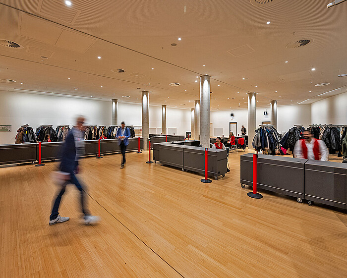 CCH Garderobe Mitarbeitende sowie Besuchende an der CCH-Garderobe